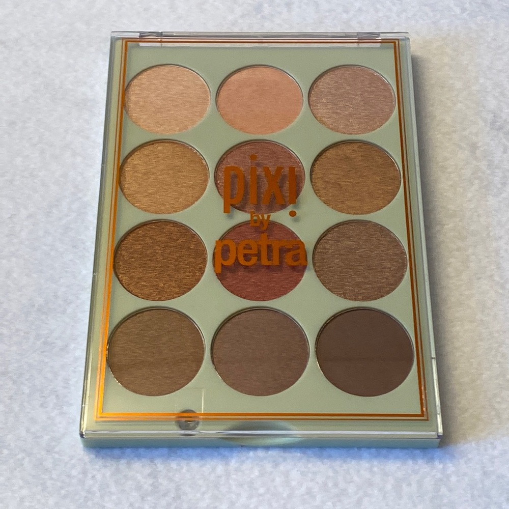 ❤️‍🔥Sale❤️‍🔥Pixi by Petra Eye Reflection Shadow Palette